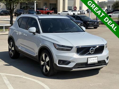 2020 Volvo XC40 T5 Momentum