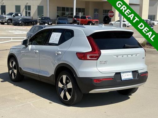 2020 Volvo XC40 T5 Momentum