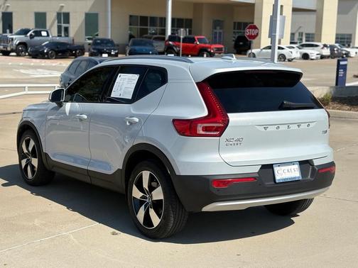2020 Volvo XC40 T5 Momentum