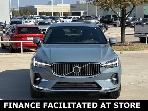2023 Volvo XC60 Recharge Plug-In Hybrid T8 Plus Bright Theme
