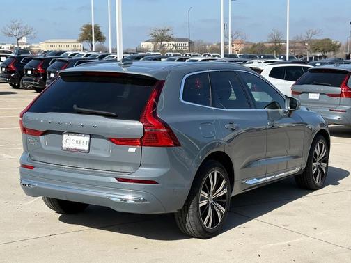 2023 Volvo XC60 Recharge Plug-In Hybrid T8 Plus Bright Theme