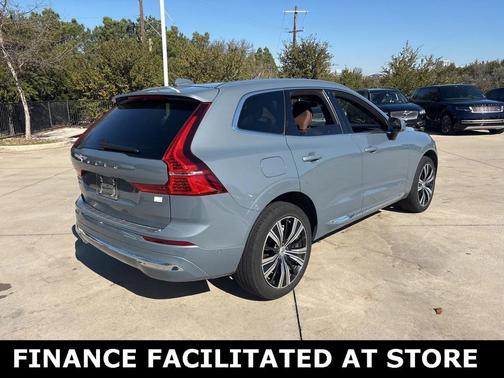 2023 Volvo XC60 Recharge Plug-In Hybrid T8 Plus Bright Theme