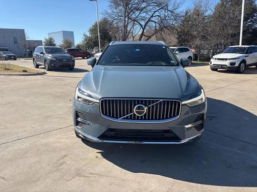 2023 Volvo XC60 Recharge Plug-In Hybrid T8 Plus Bright Theme