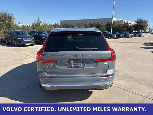 2023 Volvo XC60 Recharge Plug-In Hybrid T8 Plus Bright Theme