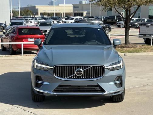 2023 Volvo XC60 Recharge Plug-In Hybrid T8 Plus Bright Theme