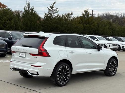 2026 Volvo XC60 B5 Ultra