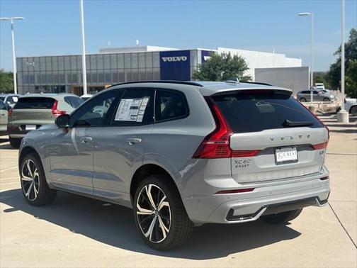 2025 Volvo XC60 B5 Ultra