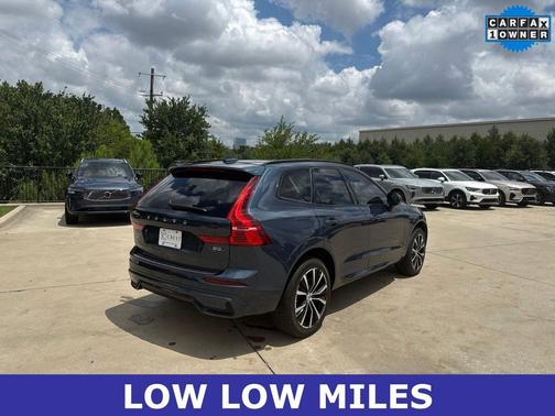 Denim Blue Metallic 2024 Volvo XC60 B5 Plus Dark Theme
