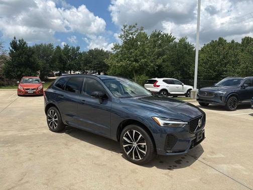 Denim Blue Metallic 2024 Volvo XC60 B5 Plus Dark Theme