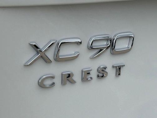 Crystal White 2026 Volvo XC90 B6 Ultra 6-Seater