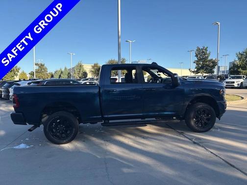 2024 RAM 2500 Big Horn Night Edition Level 2 Equipment