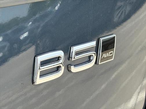 2025 Volvo XC90 B5 (2025.5) Core
