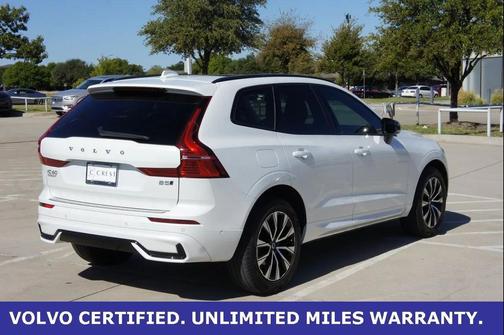 2024 Volvo XC60 B5 Plus Dark Theme