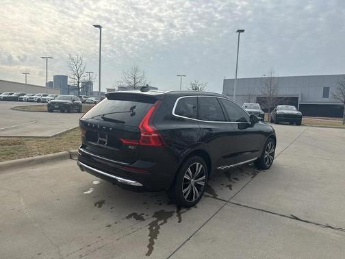 2023 Volvo XC60 B5 Plus Bright Theme