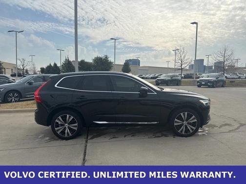 2023 Volvo XC60 B5 Plus Bright Theme