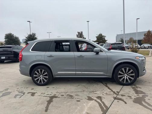 2025 Volvo XC90 B6 Plus 7-Seater