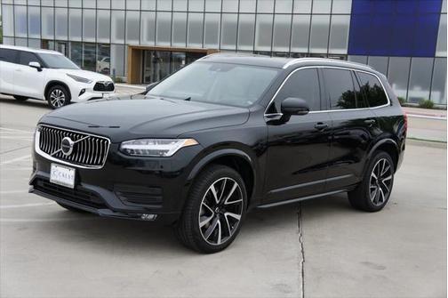 2022 Volvo XC90 T6 Momentum