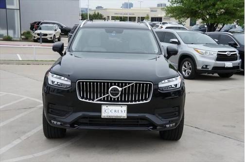 2022 Volvo XC90 T6 Momentum