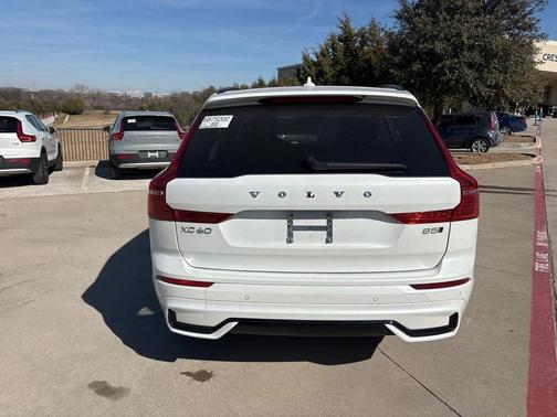 2025 Volvo XC60 B5 Plus