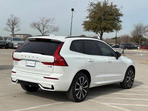 2025 Volvo XC60 B5 Plus