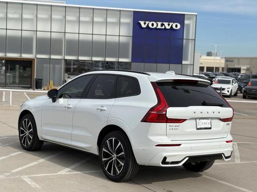 2025 Volvo XC60 B5 Plus