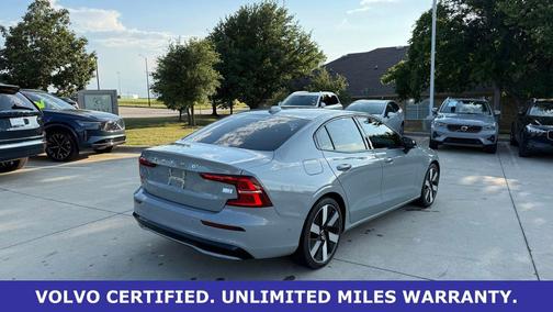 Vapour Gray Metallic 2024 Volvo S60 Recharge Plug-In Hybrid Ultimate