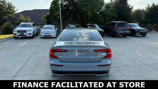 Vapour Gray Metallic 2024 Volvo S60 Recharge Plug-In Hybrid Ultimate