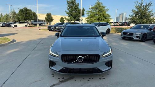 Gray Metallic 2024 Volvo S60 Recharge Plug-In Hybrid Ultimate