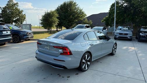 Gray Metallic 2024 Volvo S60 Recharge Plug-In Hybrid Ultimate