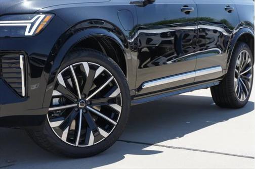 2025 Volvo XC90 Plug-In Hybrid T8 (2025.5) Core 7-Seater