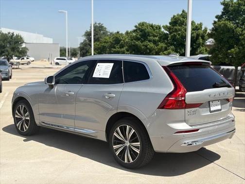2023 Volvo XC60 B5 Plus Bright Theme