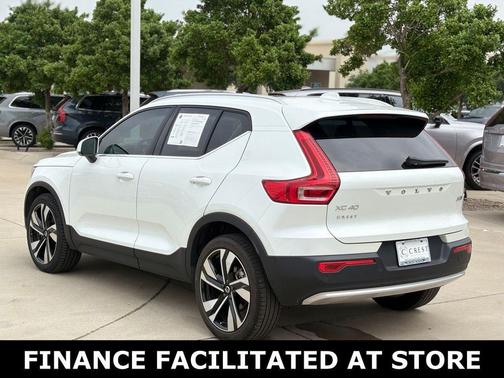 Crystal White Pearl 2025 Volvo XC40 B5 Plus Bright Theme