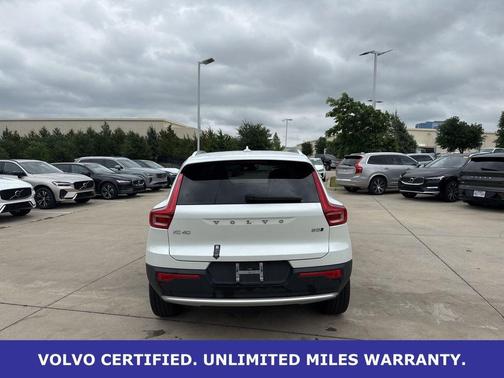 Crystal White Pearl 2025 Volvo XC40 B5 Plus Bright Theme