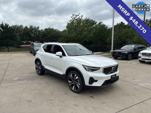 Crystal White Pearl 2025 Volvo XC40 B5 Plus Bright Theme