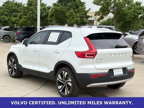 Crystal White Pearl 2025 Volvo XC40 B5 Plus Bright Theme