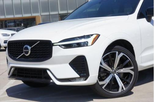 2022 Volvo XC60 B6 R-Design