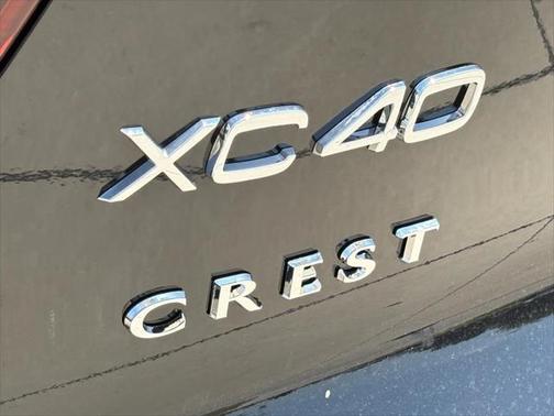 2025 Volvo XC40 B5 Plus Bright Theme