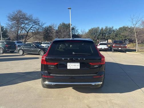 2023 Volvo XC60 B5 Ultimate Bright Theme