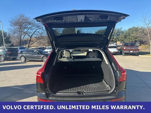 2023 Volvo XC60 B5 Ultimate Bright Theme