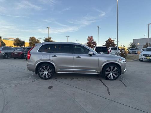 2023 Volvo XC90 Ultimate 6-Seater Bowers and Wilkins
