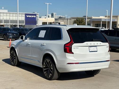 2025 Volvo XC90 B6 Plus 7-Seater