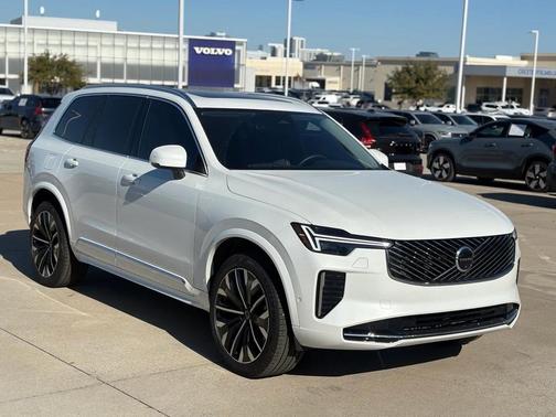 2025 Volvo XC90 B6 Plus 7-Seater