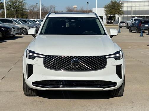 2025 Volvo XC90 B6 Plus 7-Seater