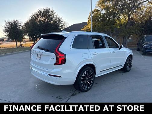 2025 Volvo XC90 B6 Plus 7-Seater