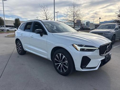 2025 Volvo XC60 B5 Plus