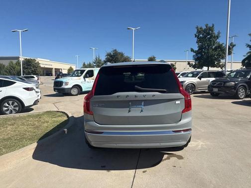 2024 Volvo XC90 Recharge Plug-In Hybrid Ultimate