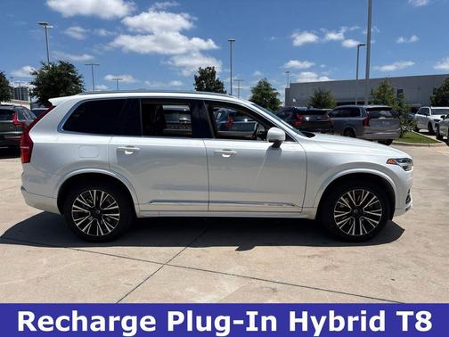 Crystal White Metallic 2023 Volvo XC90 Recharge Plug-In Hybrid T8 Bright Theme