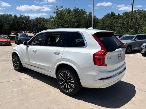 Crystal White Metallic 2023 Volvo XC90 Recharge Plug-In Hybrid T8 Bright Theme