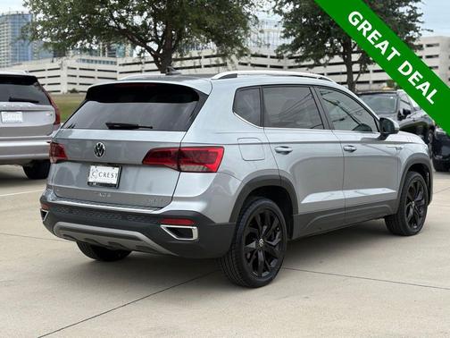 Pyrite Silver Metallic 2022 Volkswagen Taos 1.5T SE Panoramic Sunroof Package