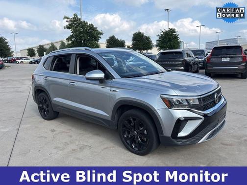 Pyrite Silver Metallic 2022 Volkswagen Taos 1.5T SE Panoramic Sunroof Package